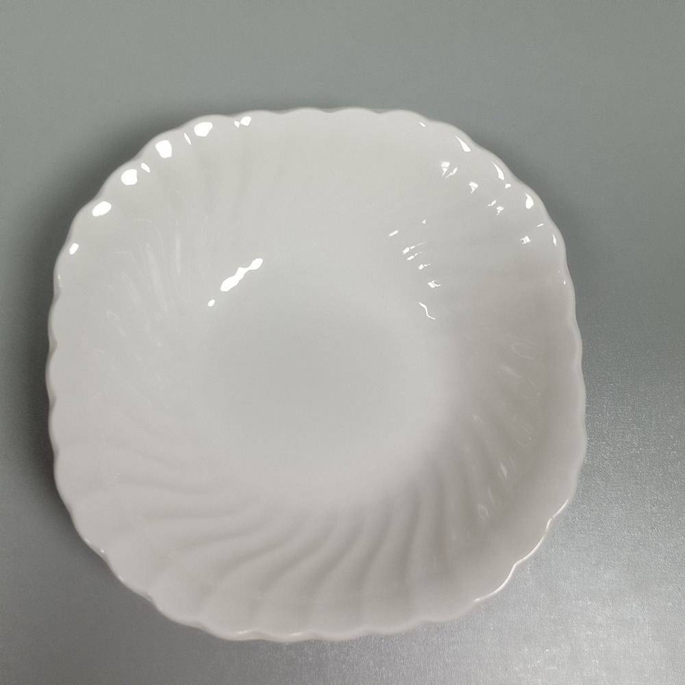 Johnson Brothers White Ironstone Swirl Scalloped Bowl Made in England 5.25 Inch
